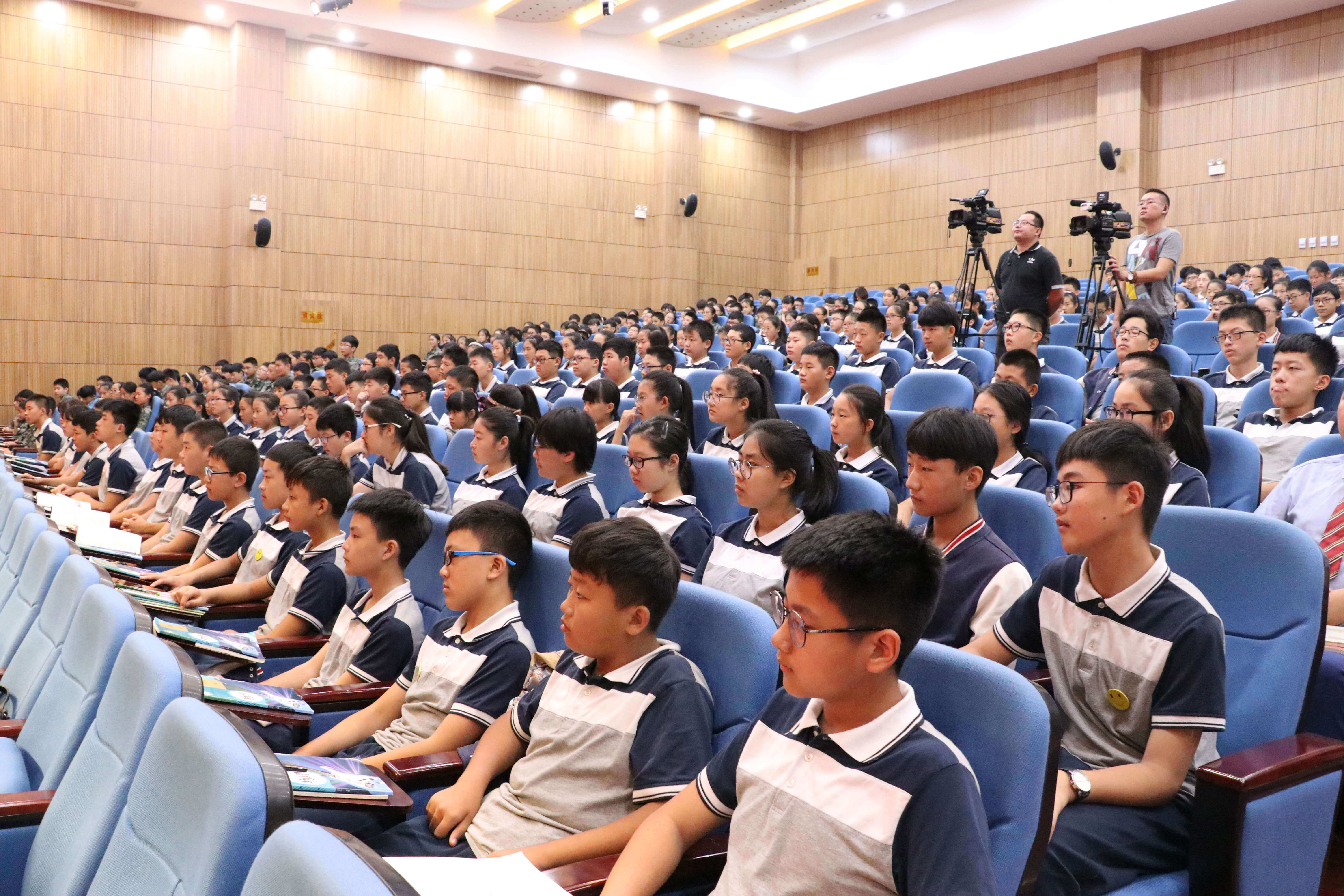 山东省寿光市教育局举办全市中小学生“学宪法讲宪法”